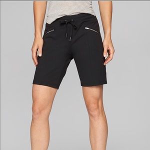 Athleta Metro Slouch Short L